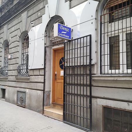 Deniz Pension Budapest Luaran gambar
