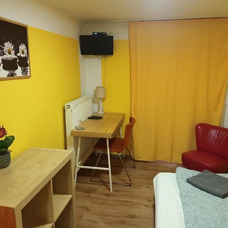 Deniz Pension Budapest Luaran gambar