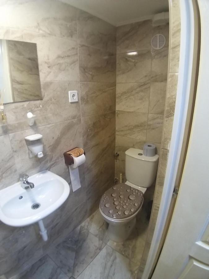 Deniz Pension Budapest Luaran gambar