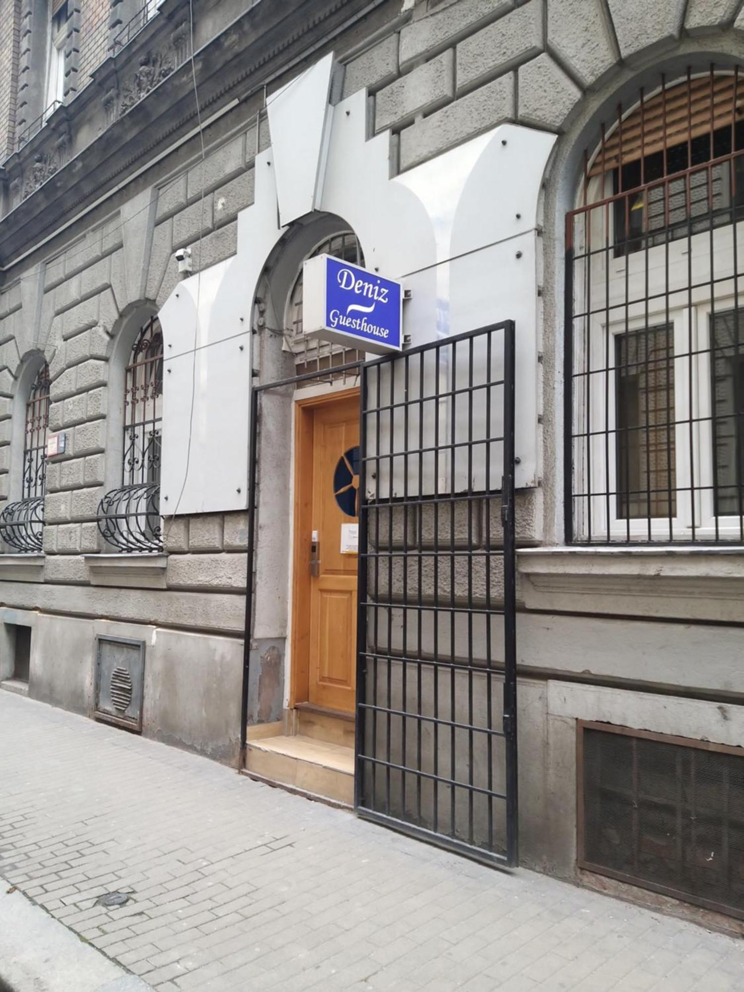 Deniz Pension Budapest Luaran gambar