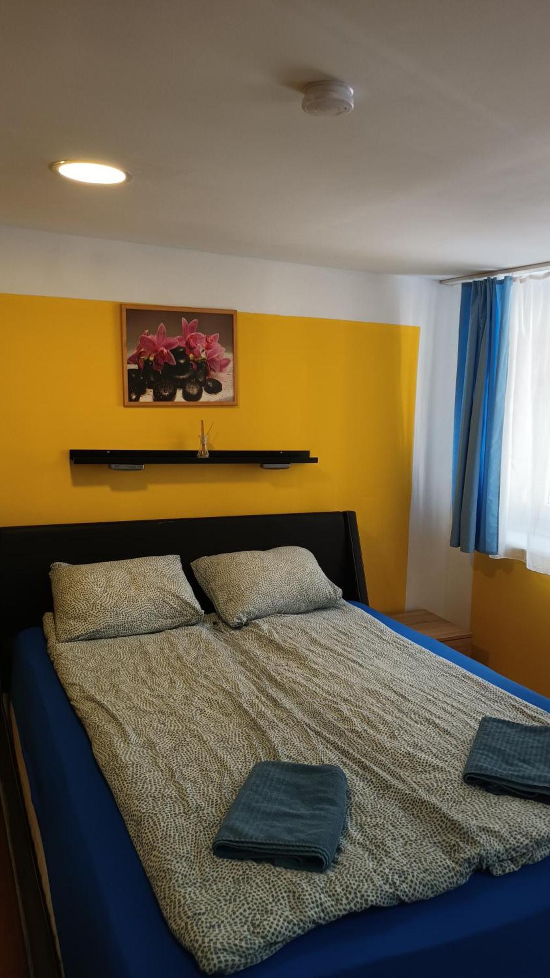 Deniz Pension Budapest Luaran gambar
