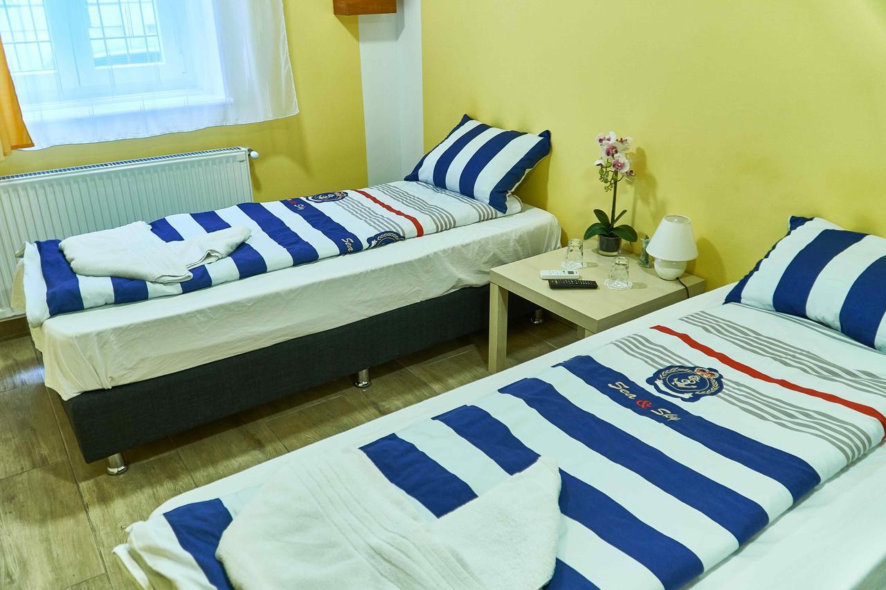 Deniz Pension Budapest Luaran gambar